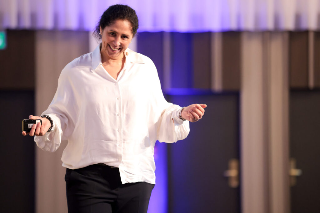 Steffi Jones – Keynote Speakerin und Führungspersönlichkeit